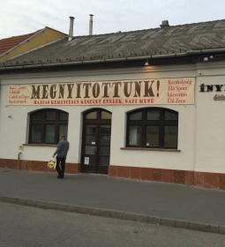 Ínyenc Kert Étterem & Kávéház