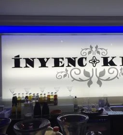 Ínyenc Kert Étterem & Kávéház