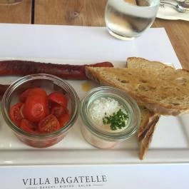 Villa Bagatelle, Budapest - Étel/ital