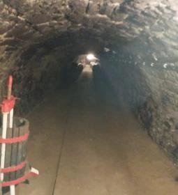 Borostyán Borszaküzlet és Borozó