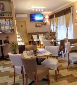 Aranycsésze Kávézó