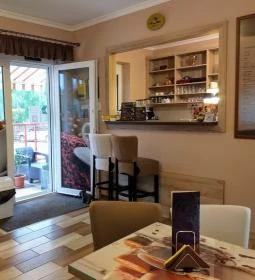 Aranycsésze Kávézó