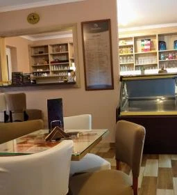 Aranycsésze Kávézó