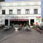 Békebeli Cukrászda Cegléd - Külső kép