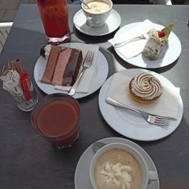 Cziniel Cukrászda & Kávéház Budapest - Étel/ital