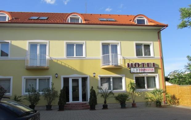 Hotel sörmester szarvas