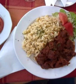 Kétszekér Fogadó étterme