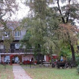 Mónika Panzió Tata - Külső kép