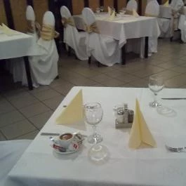 Veranda Étterem és Kávézó Tata - Belső