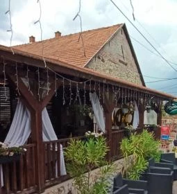 Pepita Macska Vintage Kávézó & Étterem