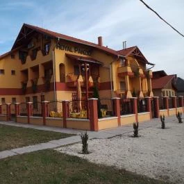 Royal Hotel, Cserkeszőlő - Külső kép