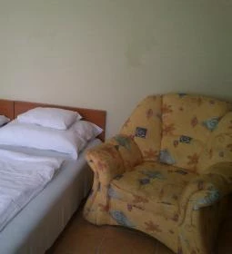 Dunaparti Csónakház Étterem & Panzió