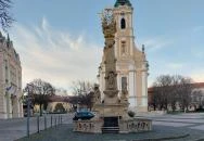 Szentháromság szobor Szekszárd