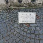 Szentháromság szobor Szekszárd - Külső kép