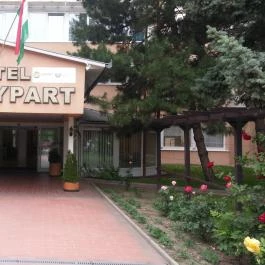 Hotel Aranypart Siófok - Külső kép