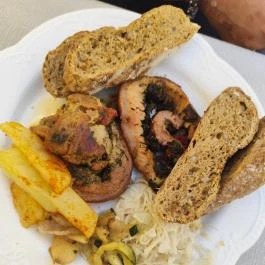 Liget Pihenő Bakonyoszlop - Étel/ital