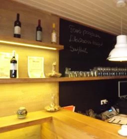 7773 Borászat & Borbár