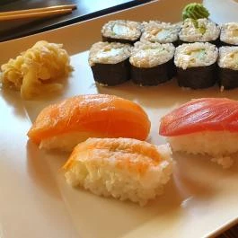 Adzuki Sushi & Wok Szentendre - Étel/ital