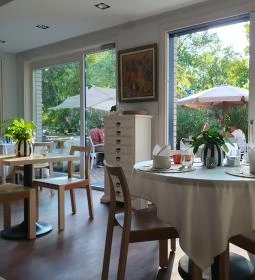 Almádi Yacht Club Kikötő Étterem