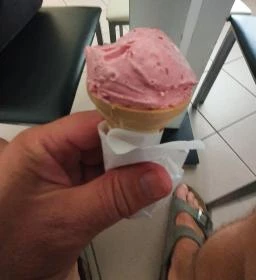 Ámor Fagylaltozó & Cukrászda