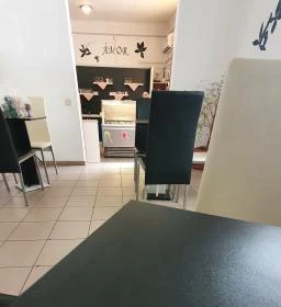 Ámor Fagylaltozó & Cukrászda