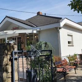 Andrész Cukrászda, Biatorbágy - Külső kép