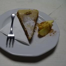 Anyám Szerint, Budapest - Étel/ital