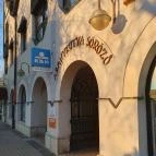 Aranykutya söröző Tatabánya - Külső kép
