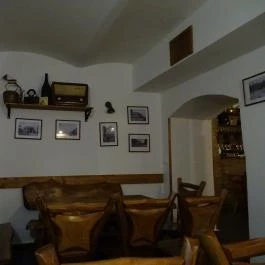 Az Öszvér, Budapest - Belső