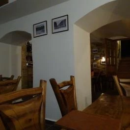 Az Öszvér, Budapest - Belső