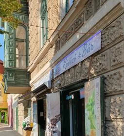 Azzurro Fagylaltozó, Kávézó & Bár