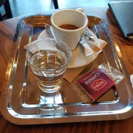 B Caffé Gyöngyös - Étel/ital