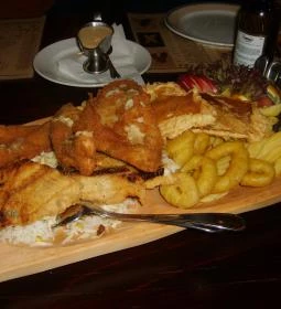 Bagolyvár Music Pub és Étterem 