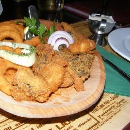 Bagolyvár Music Pub és Étterem , Hódmezővásárhely - Étel/ital