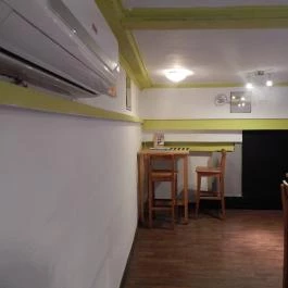 Bajusz Bár, Budapest - Belső