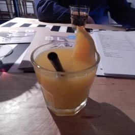 Bajusz Bár, Budapest - Étel/ital