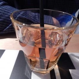 Bajusz Bár, Budapest - Étel/ital