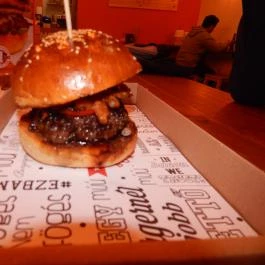 Bamba Marha Burger Oktogon Budapest - Étel/ital