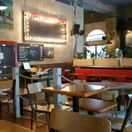 BárKA Borbár Budapest - Belső