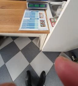 Bárka Halbolt és Bisztró