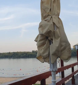 Barna Party Kisvendéglő