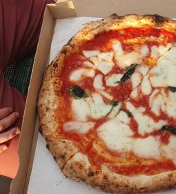 Bazsalikom Nápolyi Pizzéria