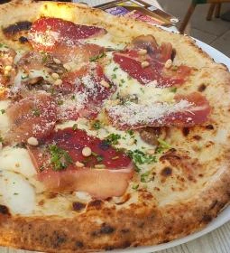 Bazsalikom Nápolyi Pizzéria