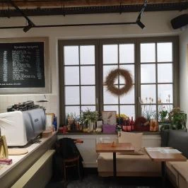 Bazsalikomos kert, Kecskemét - Egyéb