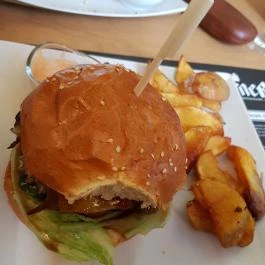 Beer Corner - Viharsarki Sernevelde, Gyula - Étel/ital