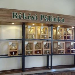 Békési Pálinka Centrum, Békés - Belső