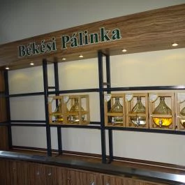 Békési Pálinka Centrum, Békés - Belső