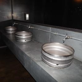 Bestia Budapest - Mosdó