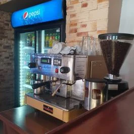 Black Café Dunapataj - Étel/ital