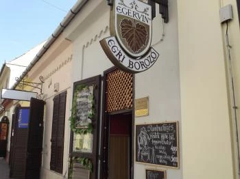 Borbarát Bár - Egri Borozó Debrecen